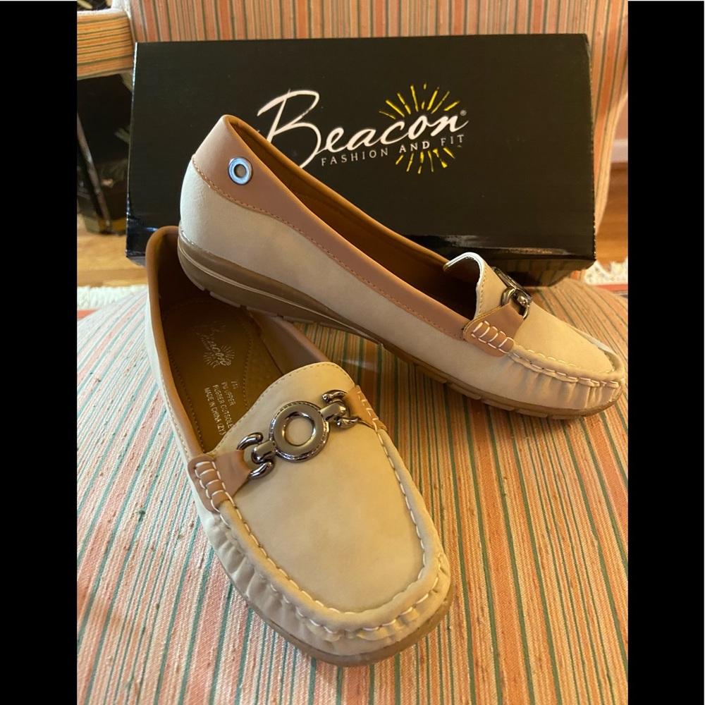 NWT~Beacon Flats~Fabulous Fashion Fit & Comfort